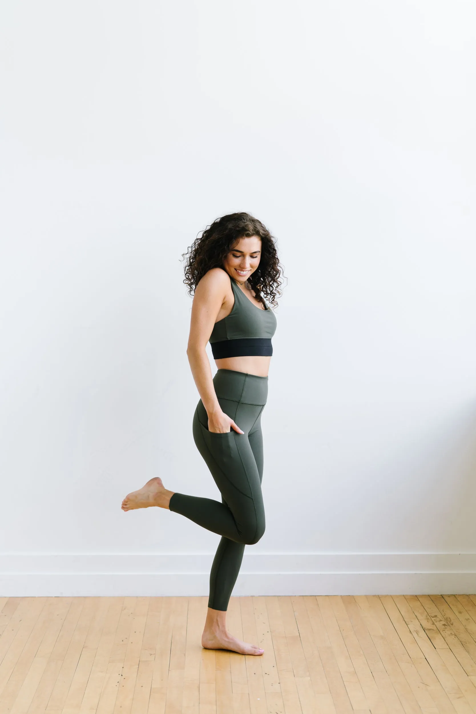Focus Leggings - Olive Green | MT LUXE