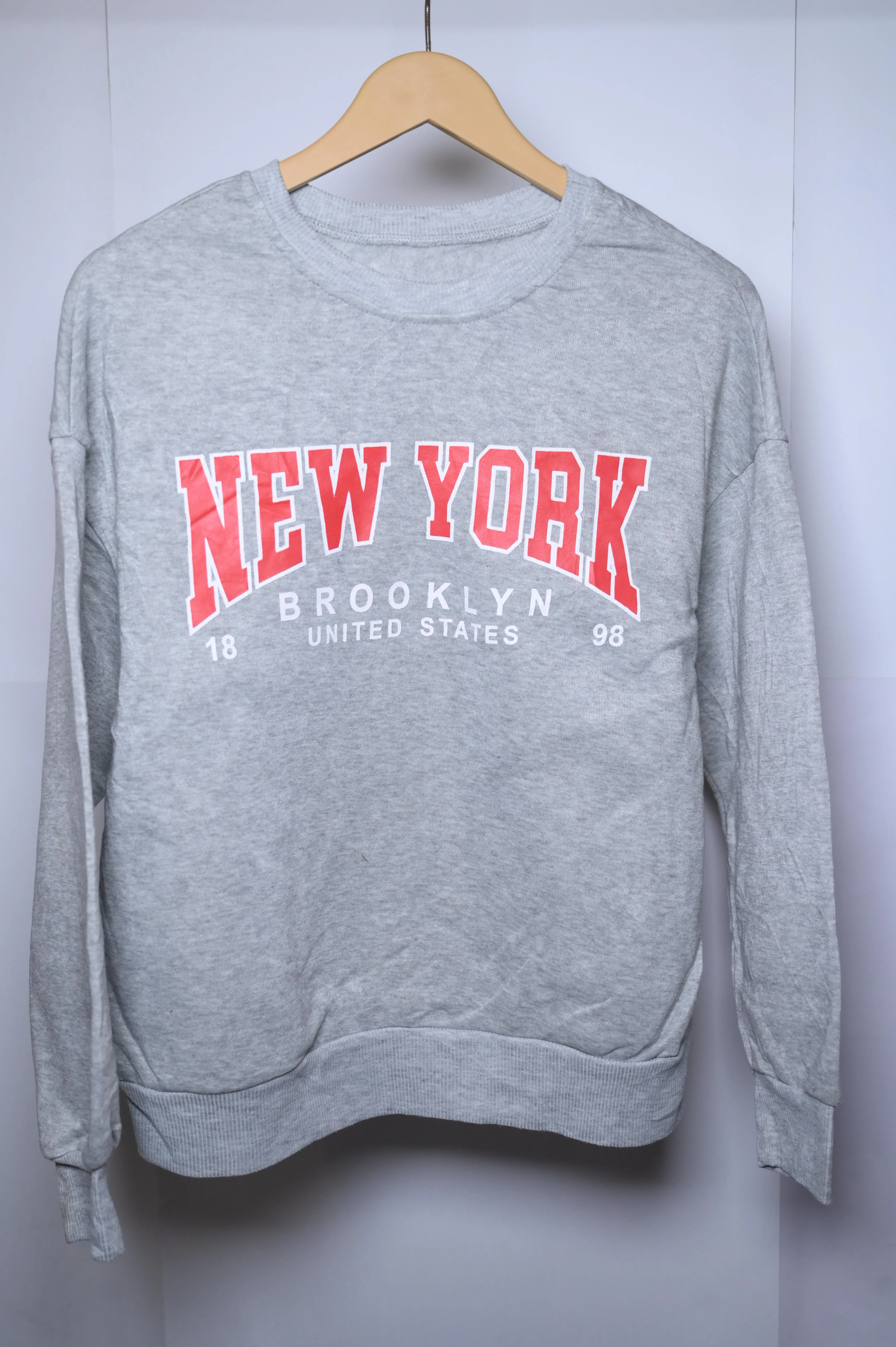 Thriftyfy Grey 'New York' Sweatshirt - Medium